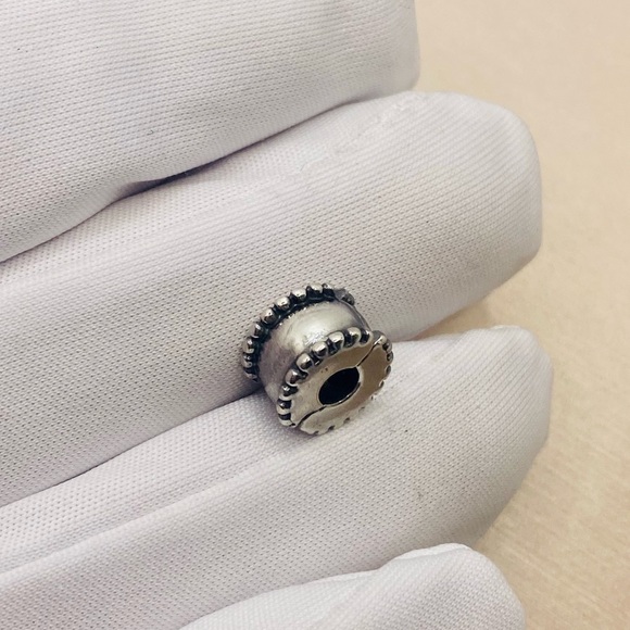 EUC Pandora 790267 Sterling Silver Beveled Clip Charm - Picture 3 of 9